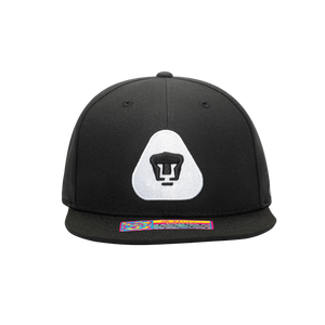 Front view of the Pumas Hit Snapback in black, with high crown and flat peak.